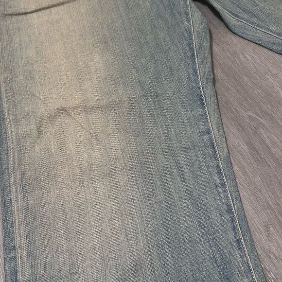 Guess Men’s Sand Blast Light Washed Denim Jeans - Picture 3 of 7